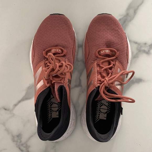 EUC Womens side 8.5 new Balance sneakers - Picture 5 of 16